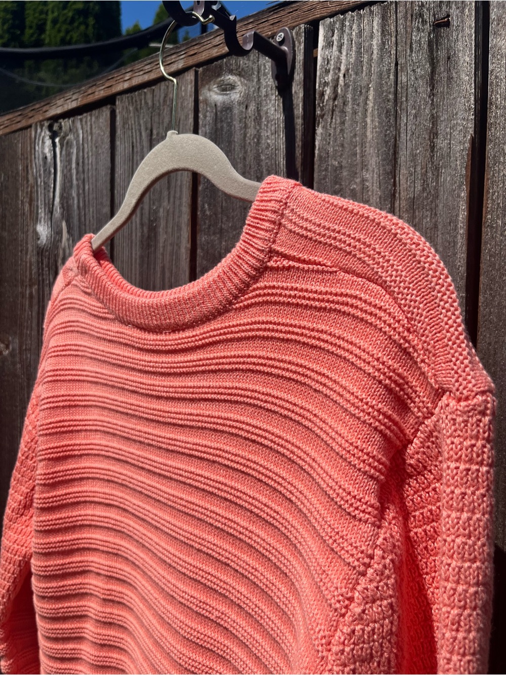 Time and Tru Coral Crewneck Sweater size medium - Picture 9 of 12